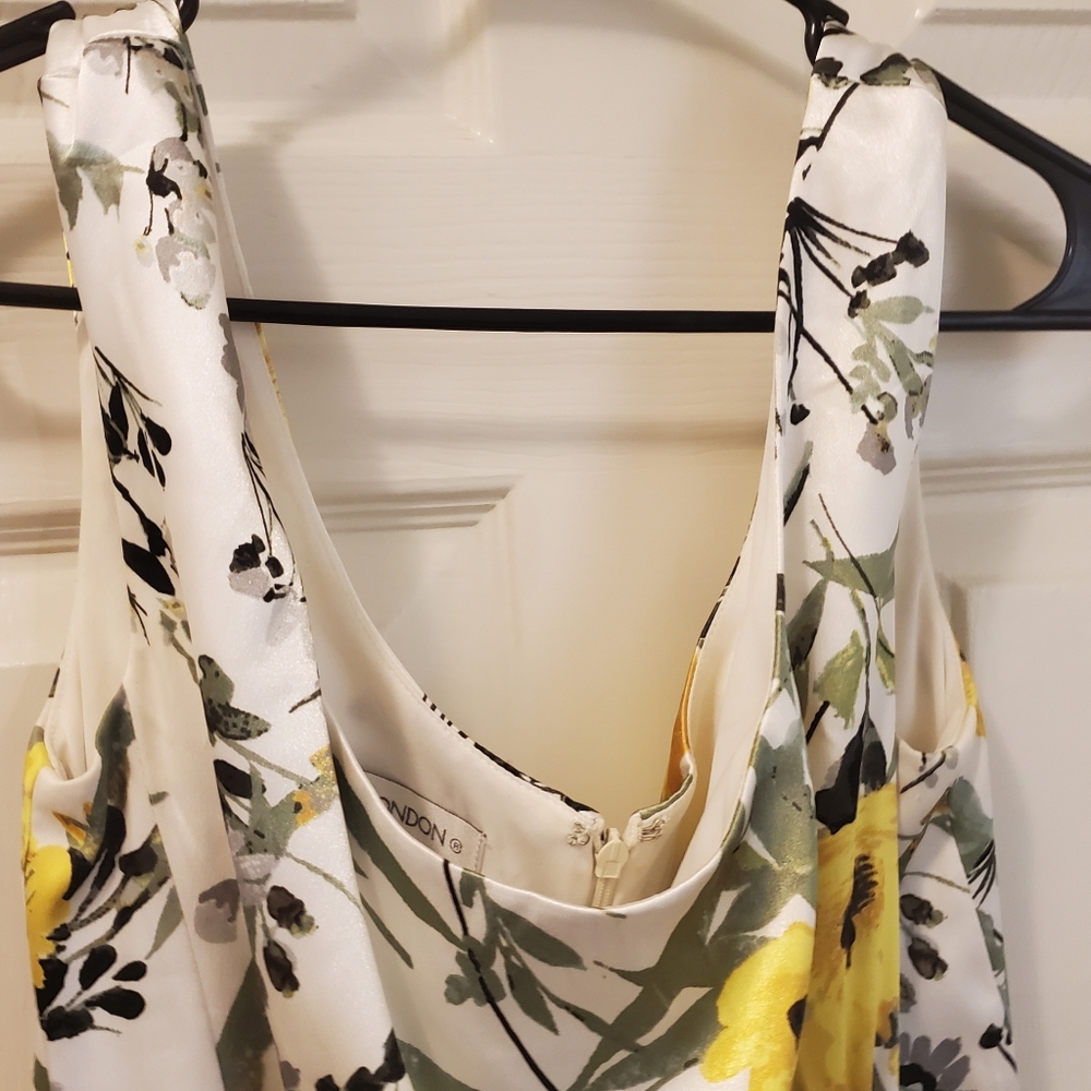Maggy London satin floral dress - Picture 5 of 13